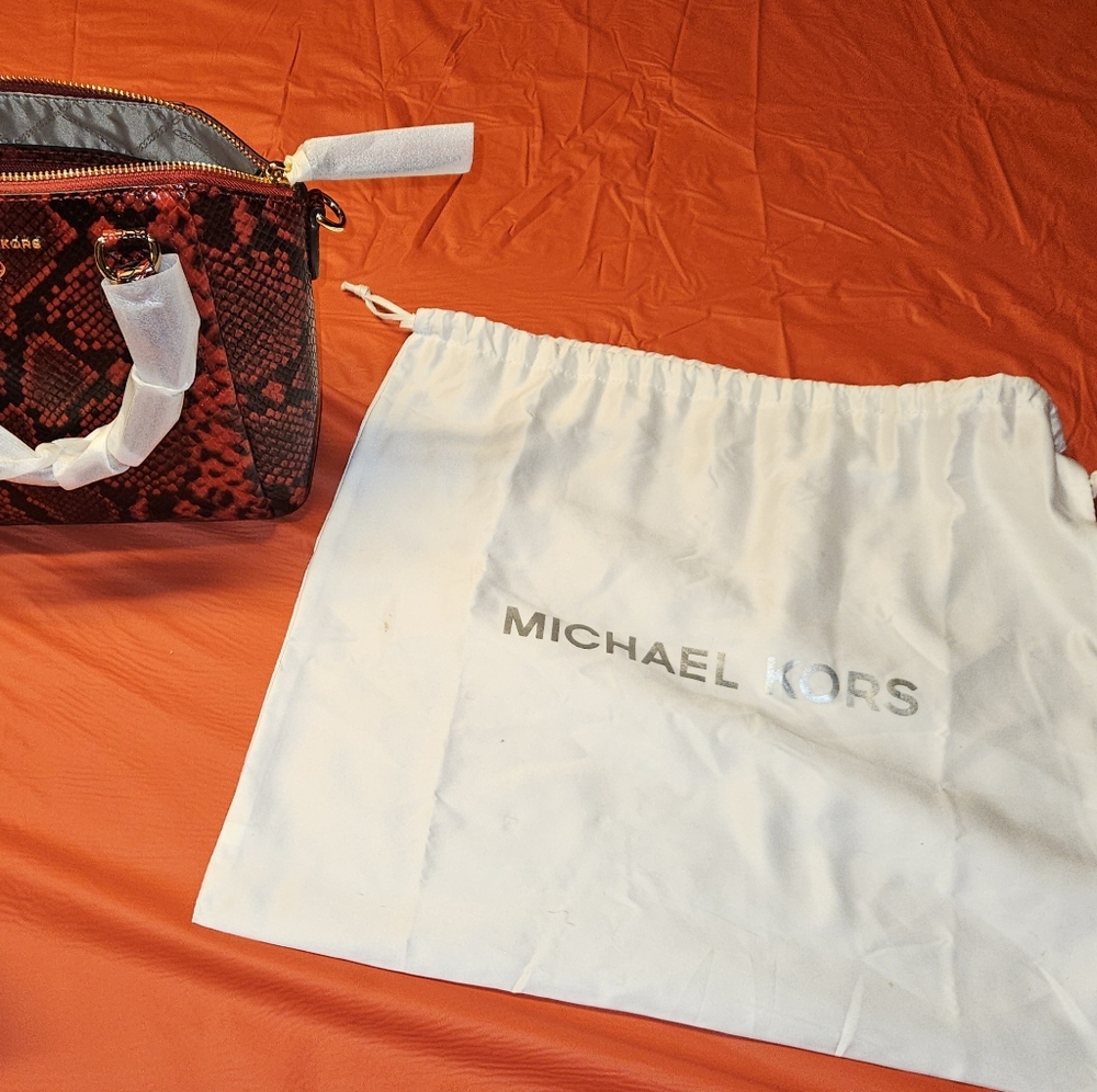 Michael Kors Red & Black Sienna Medium Python Embossed Satchel New w/Out Tags - Picture 9 of 9